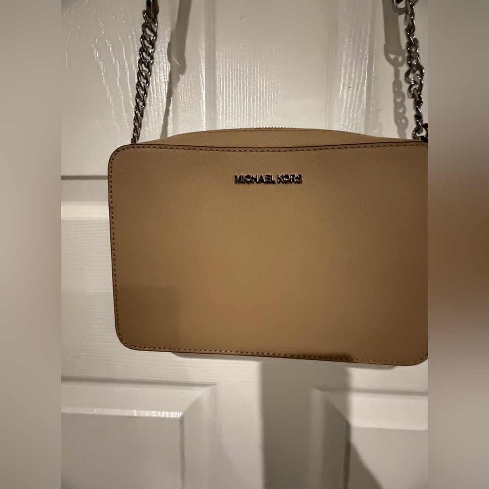 Michael Kors Jet Set Travel Large East/West Saffiano Leather-Camel